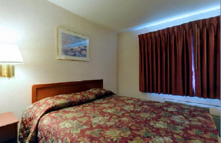 Americas Best Value Inn-Edmonds/Seattle North Room photo